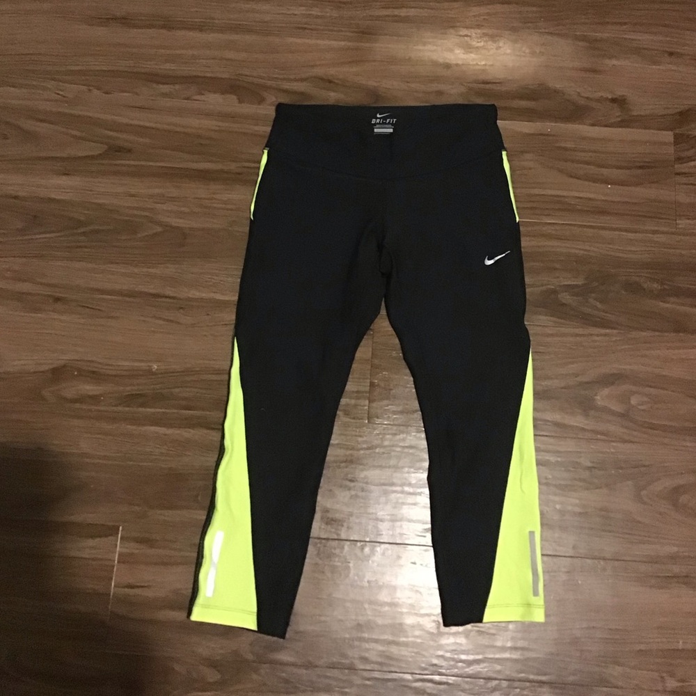 Nike Dri-Fit Cropped/Capri Leggings - Neon Yellow